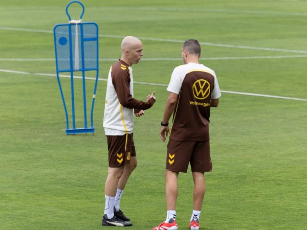 Las Palmas captain begins preseason with all clear after second battle with cancer