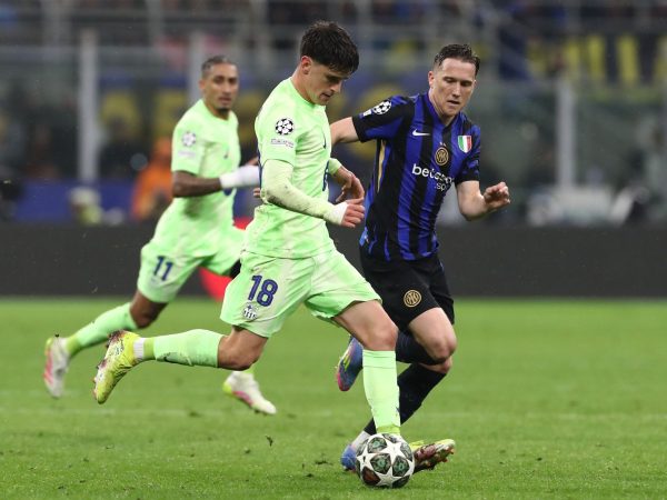 Barcelona open talks with Valencia over deal for 23-year-old forward